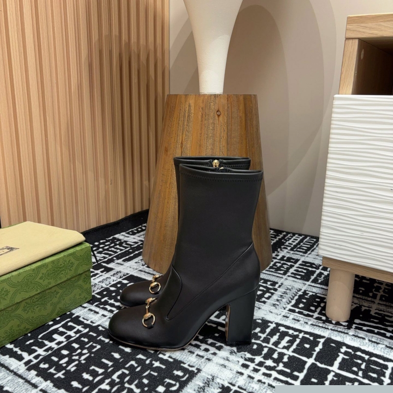 G*u*i boots
